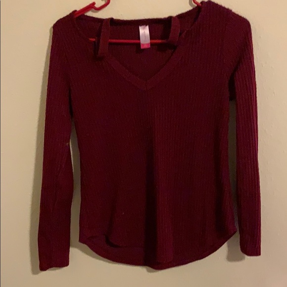 Sweater - Picture 1 of 2